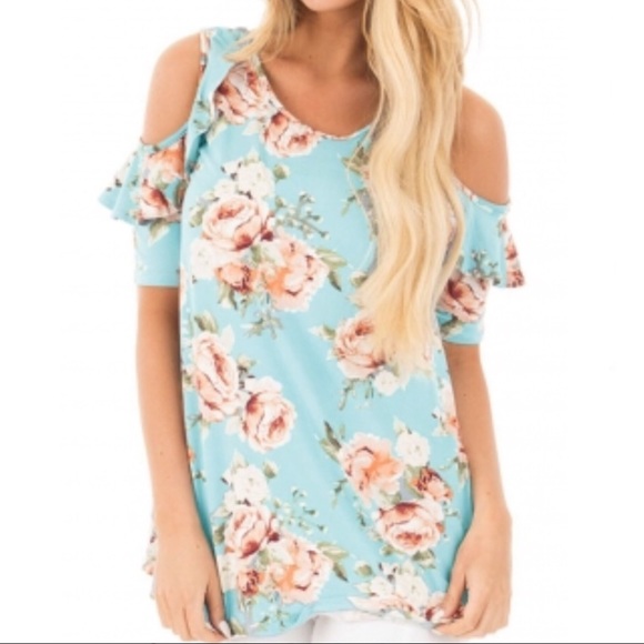 Tops - 🆕 Floral Print Cold Shoulder Top